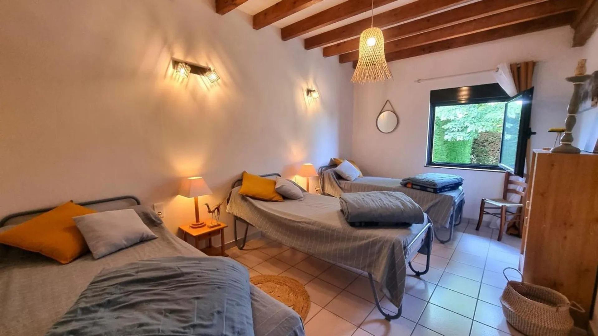Gite 5 Chambres Avec Jardin, Terrasses Et Animaux Acceptes - Fr-1-496-326 Virigneux 펜션